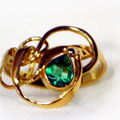 BAGUE OR ET EMERAUDE