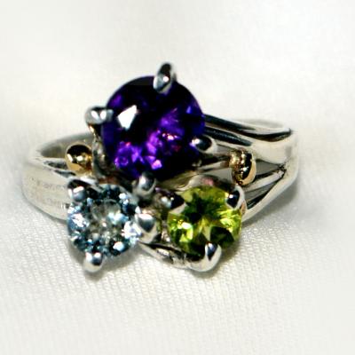 BAGUE ARGENT, OR, AMÉTHYSTE, PÉRIDOT ET AIGUE MARINE