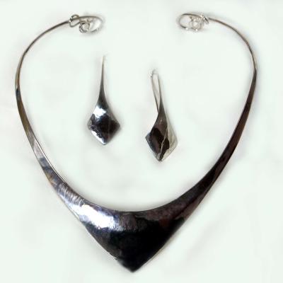 COLLIER ET BOUCLES D'OREILLES ARGENT